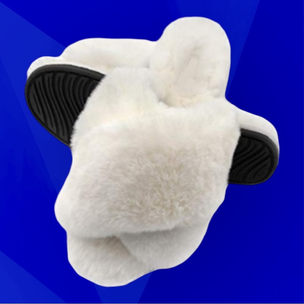 WHITE FAMIPORT FAUX FUR SLIPPERS